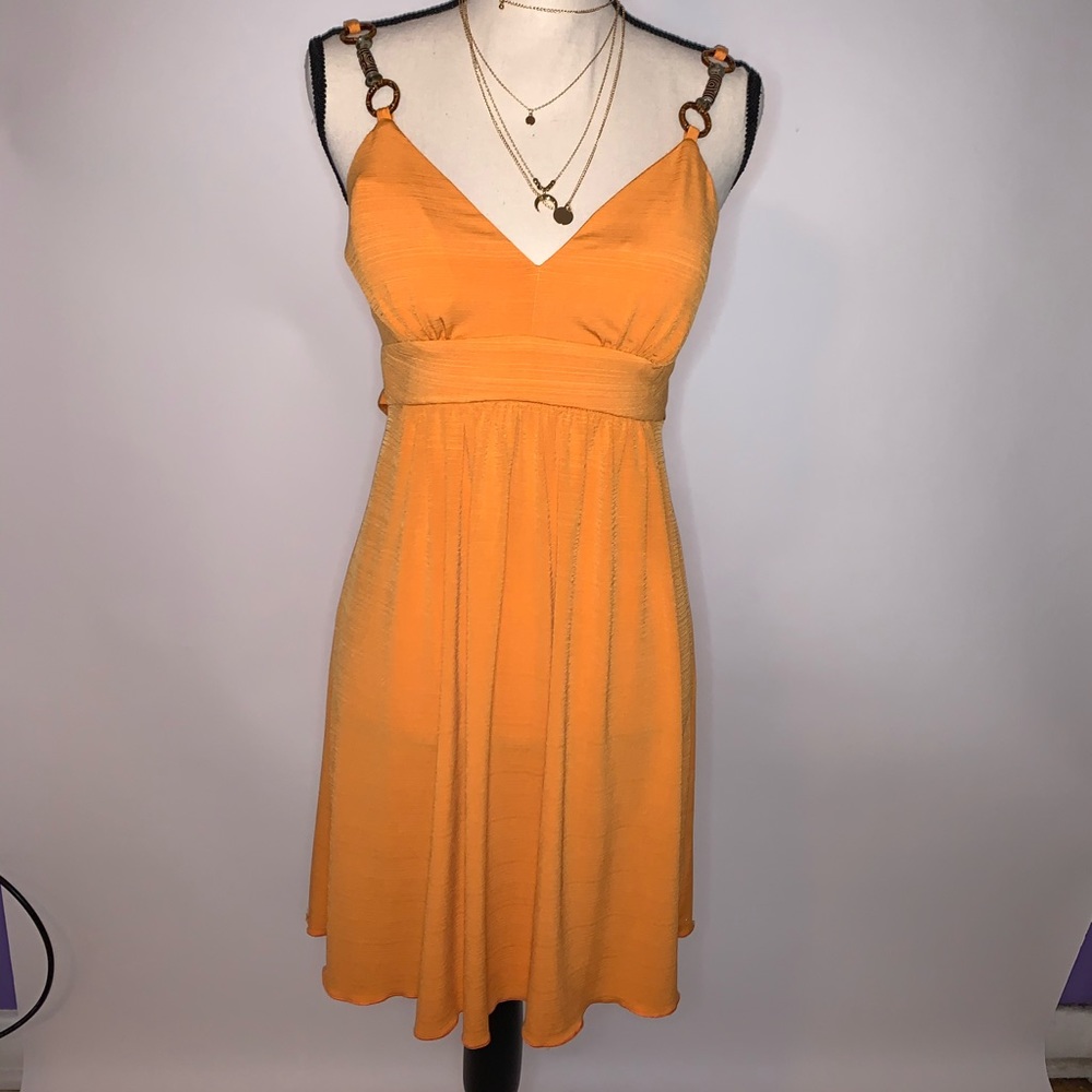 B wear dress
